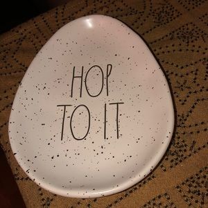 Rae Dunn HOP TO IT Egg Shaped Appetizer Plate Speckled